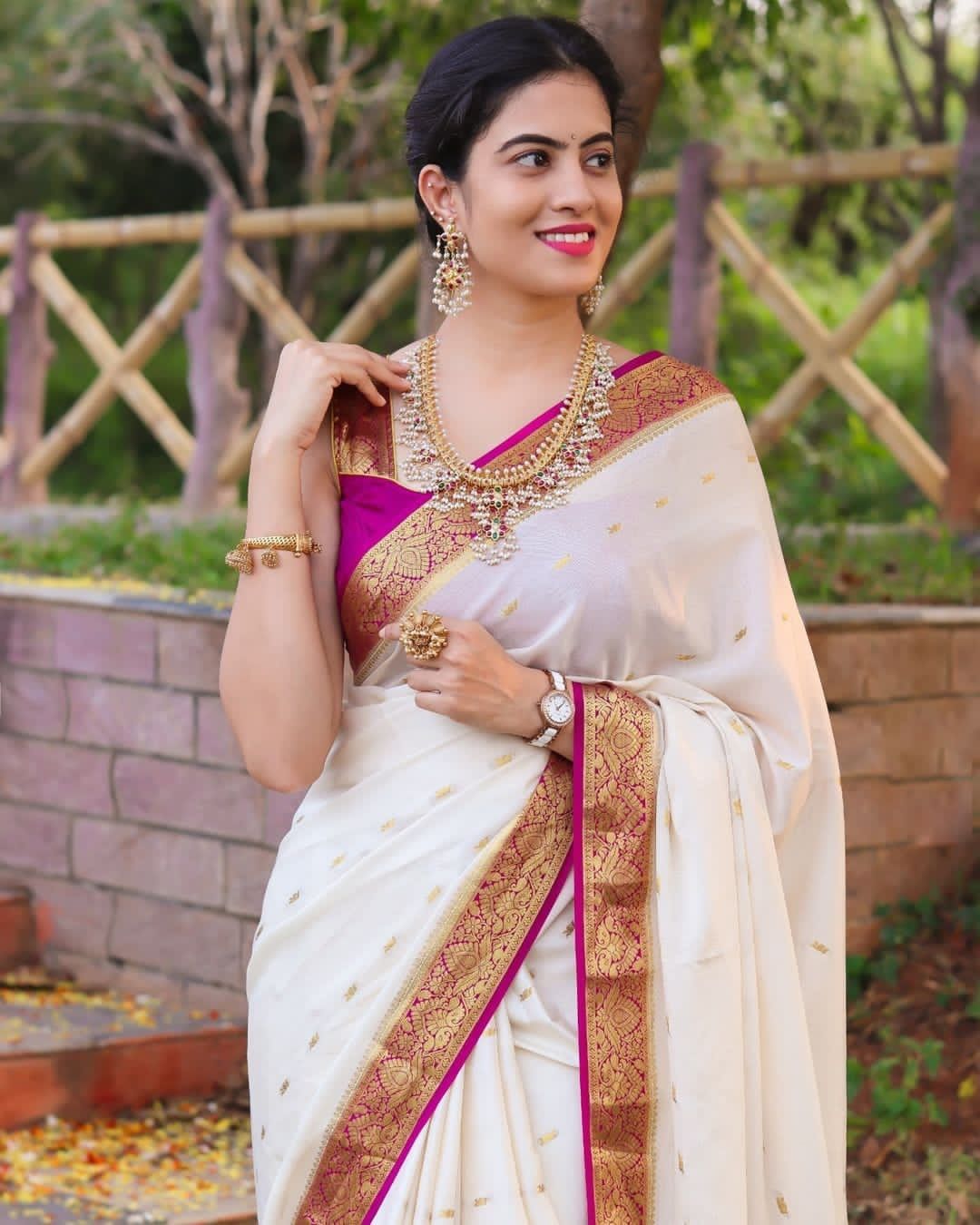 Lightweight Banarasi Saree in Premium Lichi Silk