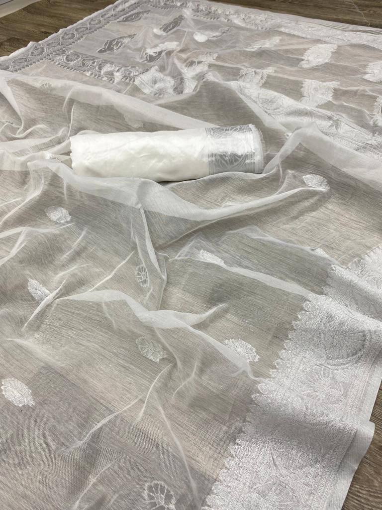 ClassicFit Saree Designed in Slub Cotton with Designer Weaving Blouse