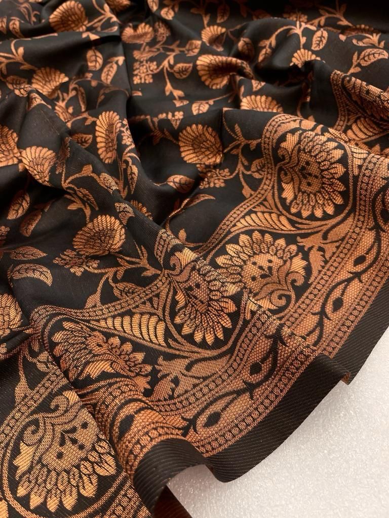 Graceful Organic Banarasi Lichi Silk Saree