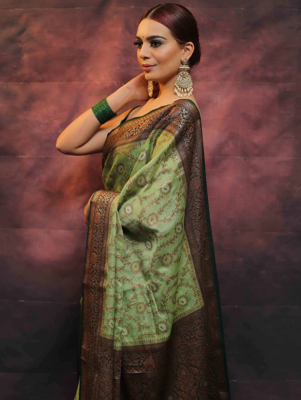 Organic Banarasi Wedding Saree – Lightweight &amp; Breathable