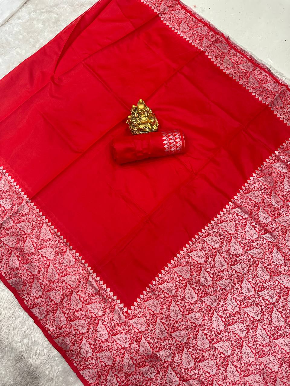Timeless Banarasi Wedding Saree Featuring Organic Lichi Silk