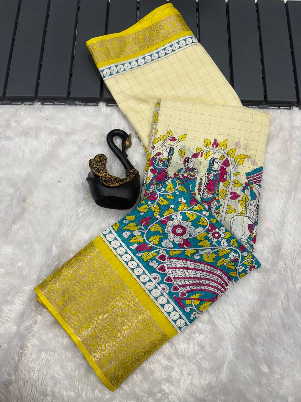 Tradivibe Saree Crafted with Printed Checks and Kalamkari Pallu