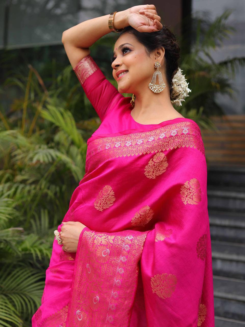 Soft &amp; Lightweight Lichi Silk Banarasi Wedding Saree