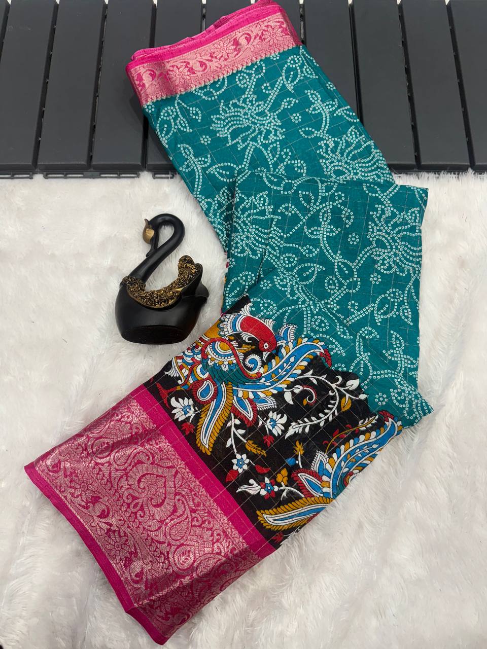 Lightweight Mangalagiri Dola Saree with Print Checks &amp; Kalamkari Pallu
